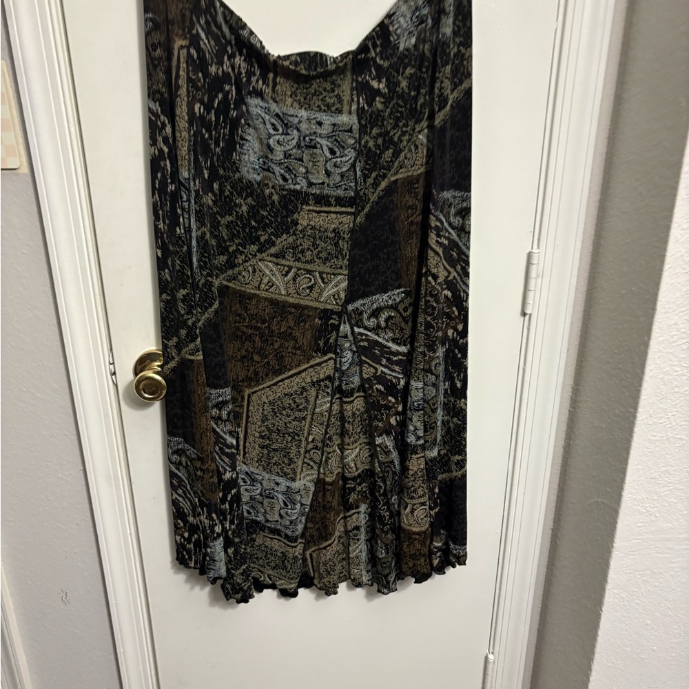 Elegant Black and Brown Patterned Skirt